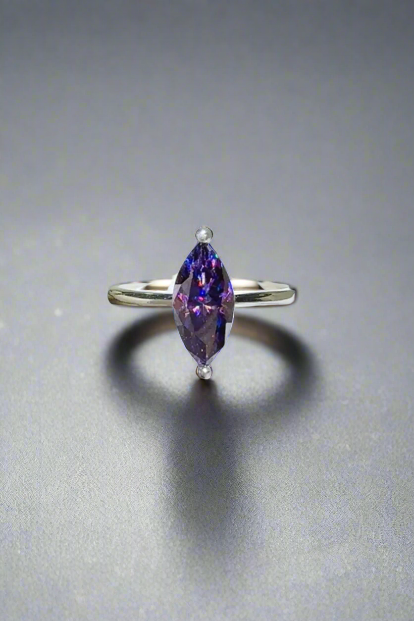 Lumineau™ – 2 Carat Platinum Ring